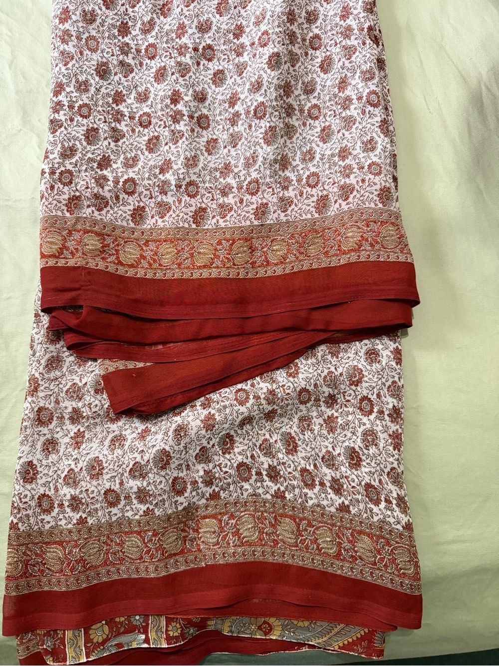Red and White Floral Border Women's Saree